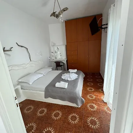 Anezina Family Triovasálos